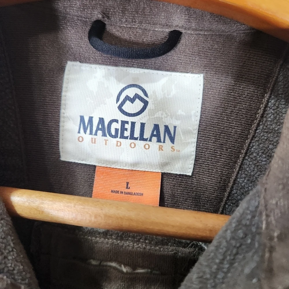 Magellan Outdoors Brown and Green Camouflage Vest